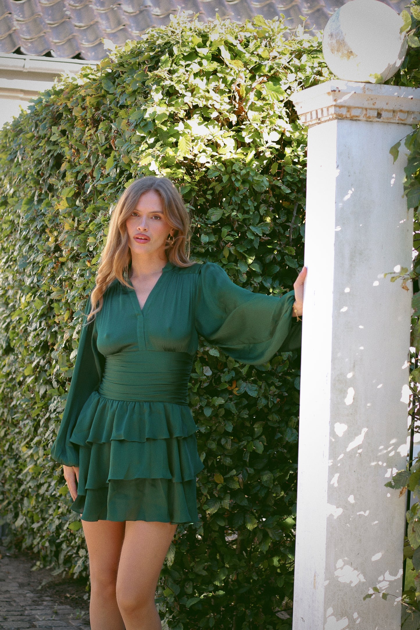 Nadine Belted Ruffle Dress - Smaragd